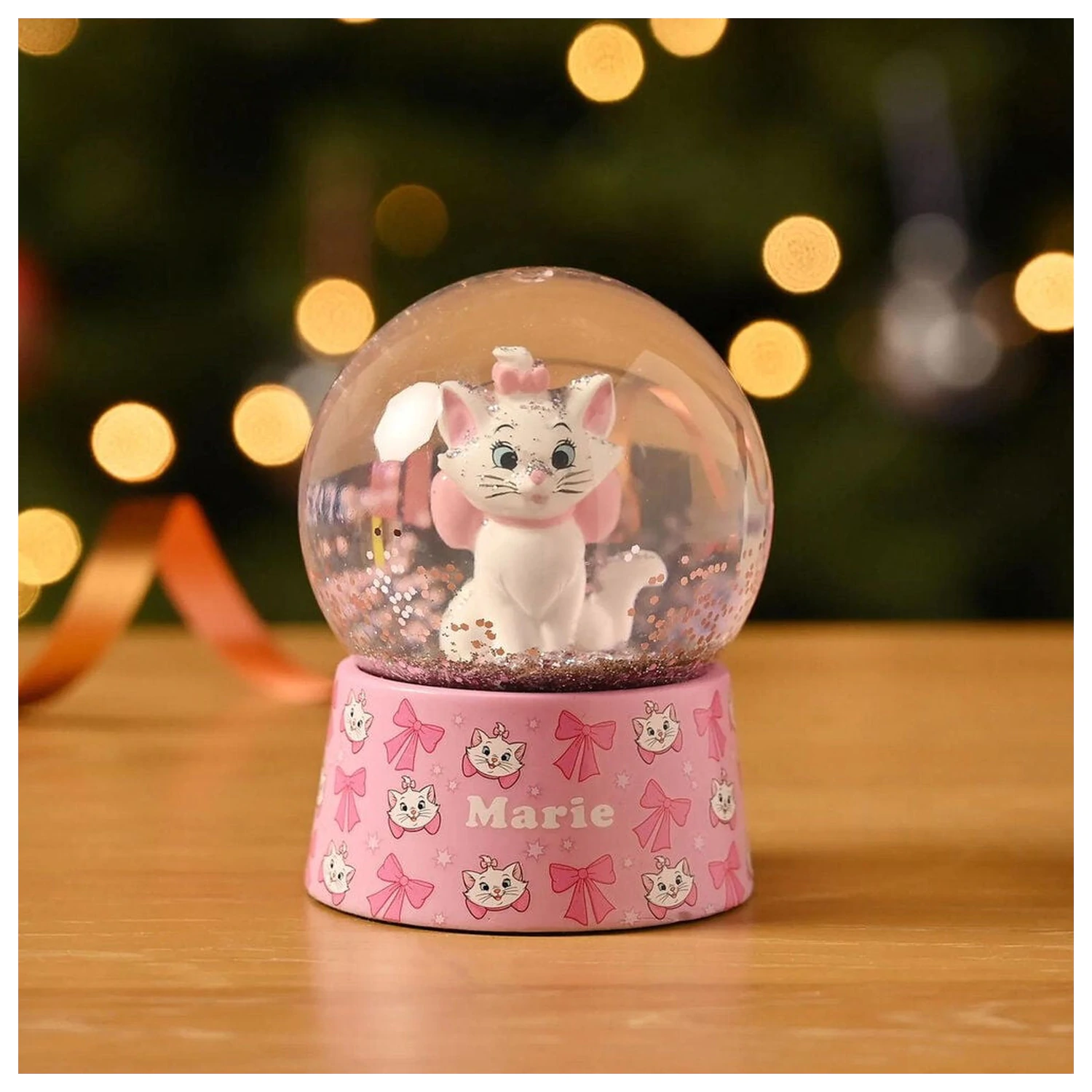 Disney Aristocats Marie hógömb termékfotó