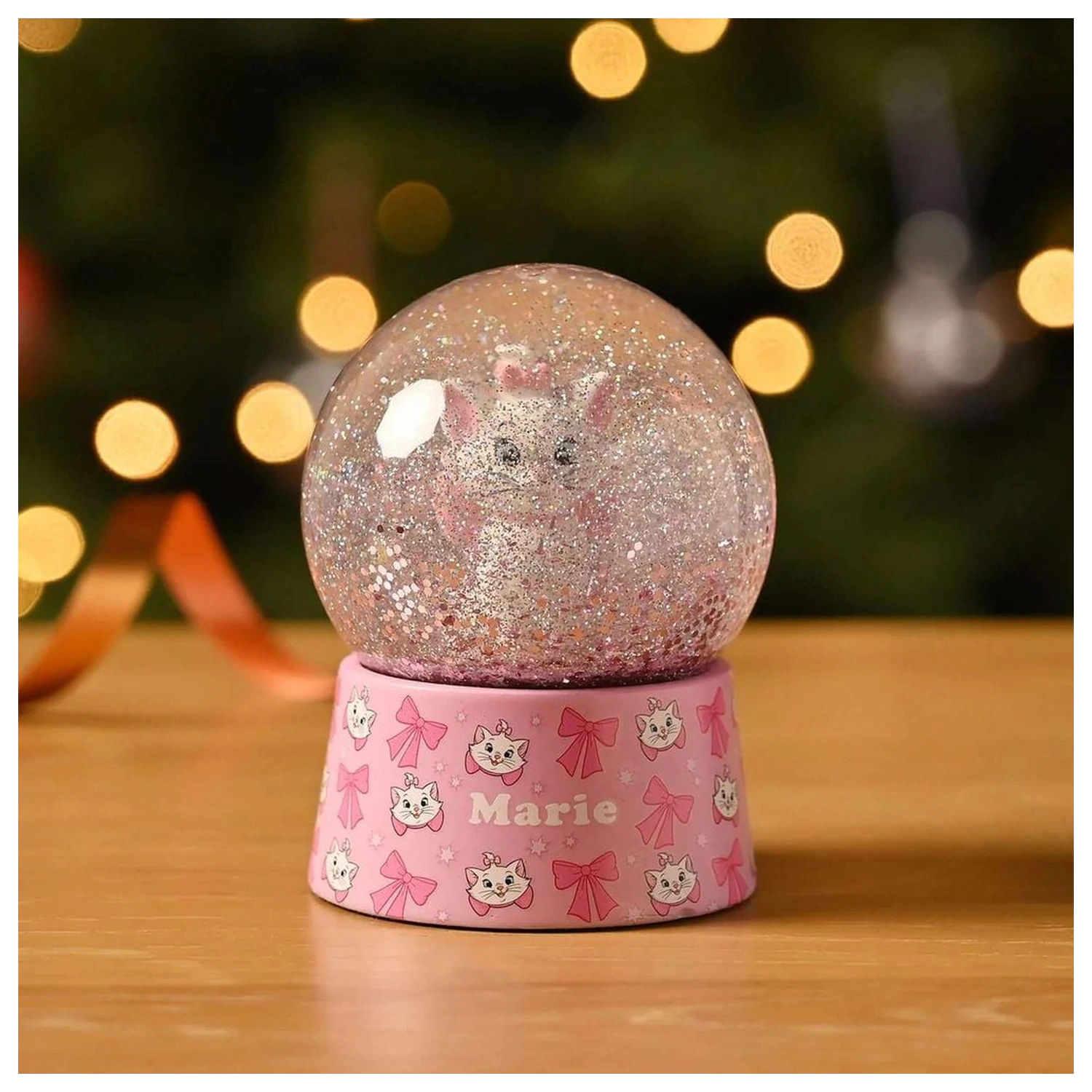 Disney Aristocats Marie hógömb termékfotó