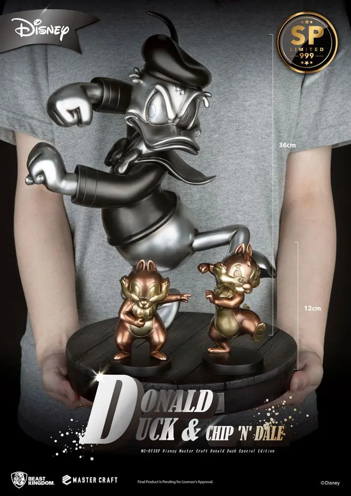 Disney Master Craft Donald Duck Special Edition szobor figura 34 cm termékfotó
