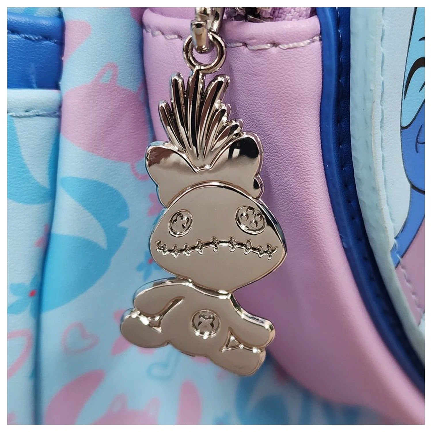 DISNEY Stitch & Angel Mini táska hátizsák LoungeFly "Exkluzív Edition" termékfotó