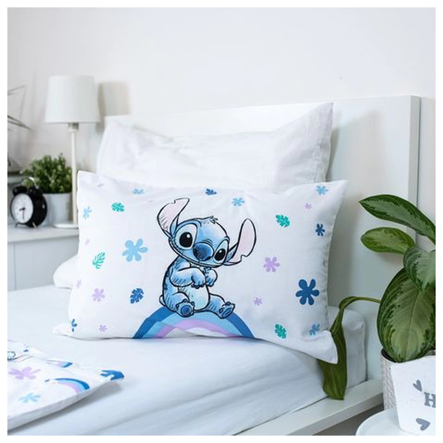 Disney Stitch Rainbow gyerek, ovis ágyneműhuzat termékfotó