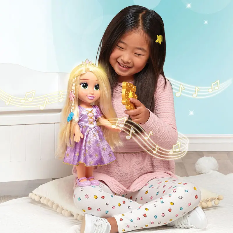 Disney Tangled Aranyhaj zenélő baba 38cm termékfotó