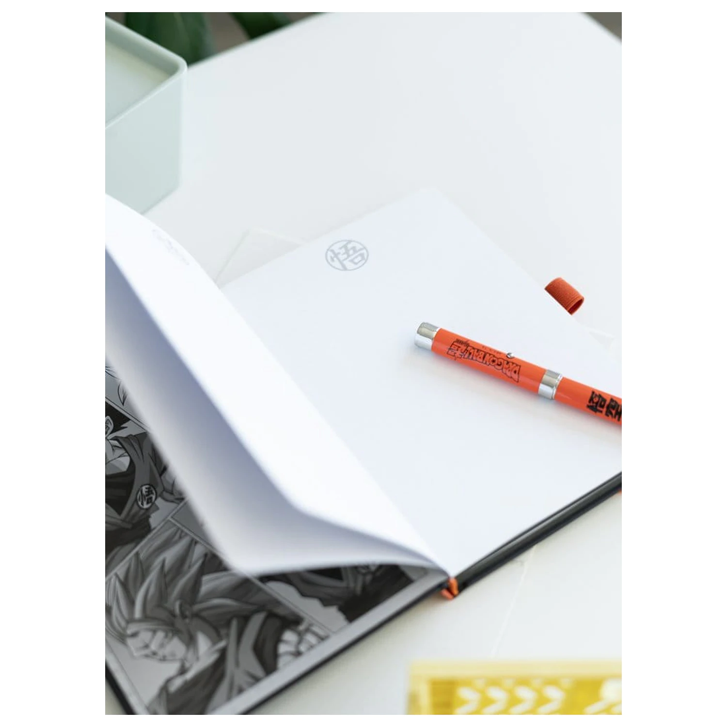 Dragon Ball Super A5 jegyzetfüzet és projektoros toll termékfotó