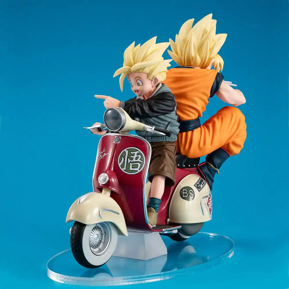 Dragonball Z 05 Desktop Real McCoy Super Saiyan Son Goku & Super Saiyan Son Gohan & Motorbike PVC Diorama szobor figura 16 cm termékfotó