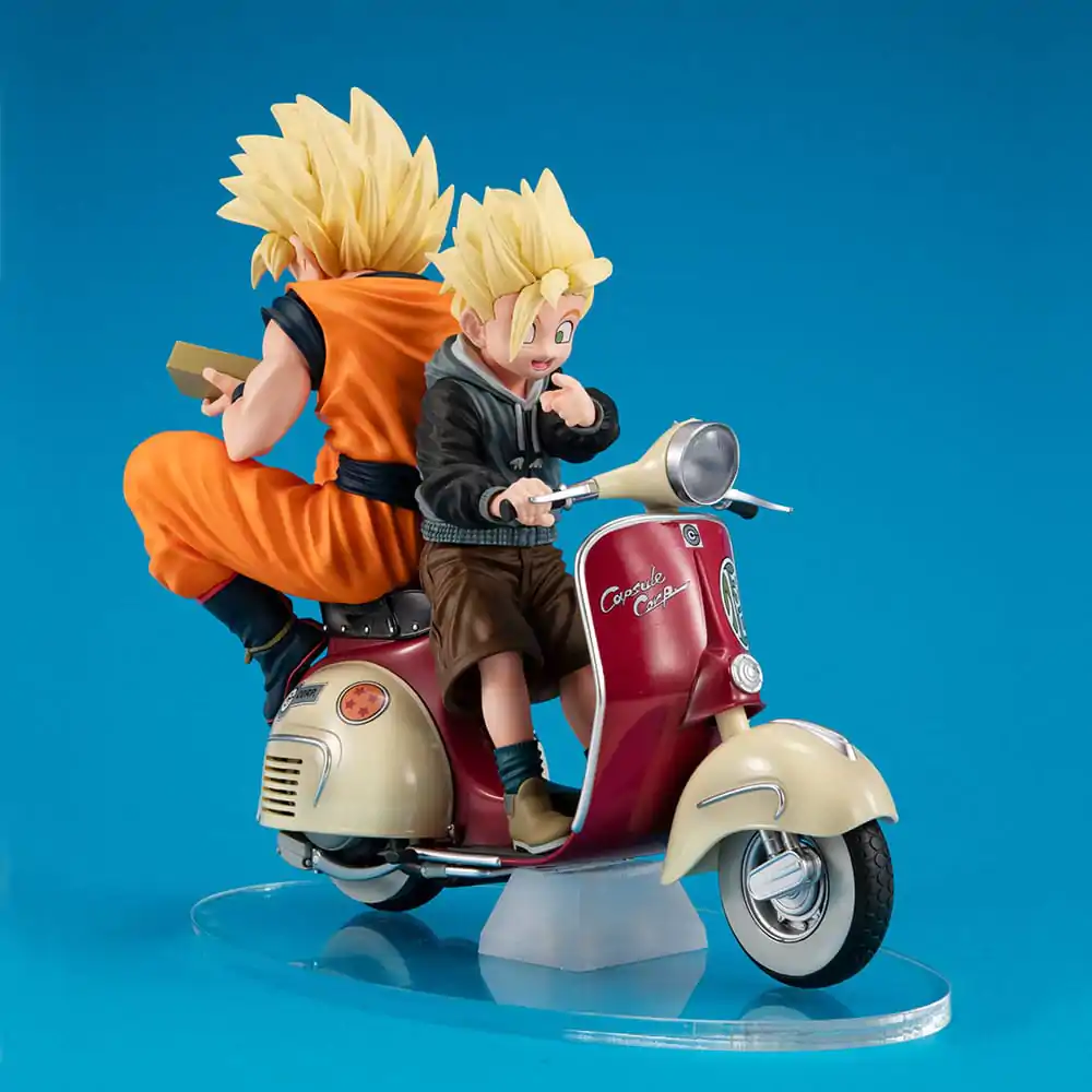 Dragonball Z 05 Desktop Real McCoy Super Saiyan Son Goku & Super Saiyan Son Gohan & Motorbike PVC Diorama szobor figura 16 cm termékfotó