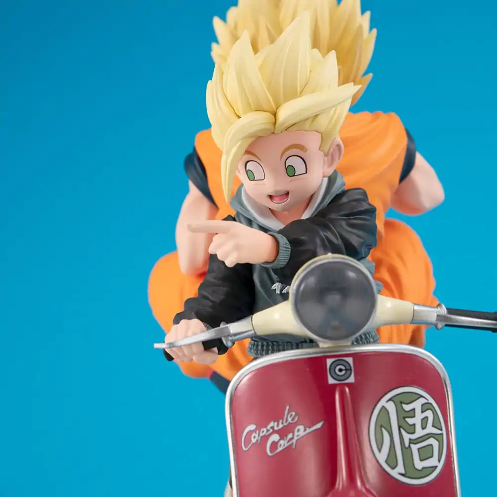 Dragonball Z 05 Desktop Real McCoy Super Saiyan Son Goku & Super Saiyan Son Gohan & Motorbike PVC Diorama szobor figura 16 cm termékfotó