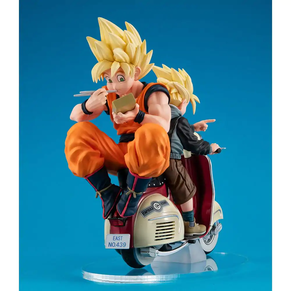 Dragonball Z 05 Desktop Real McCoy Super Saiyan Son Goku & Super Saiyan Son Gohan & Motorbike PVC Diorama szobor figura 16 cm termékfotó