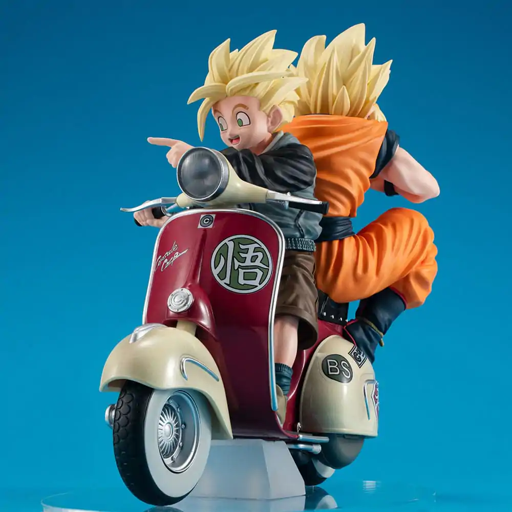 Dragonball Z 05 Desktop Real McCoy Super Saiyan Son Goku & Super Saiyan Son Gohan & Motorbike PVC Diorama szobor figura 16 cm termékfotó