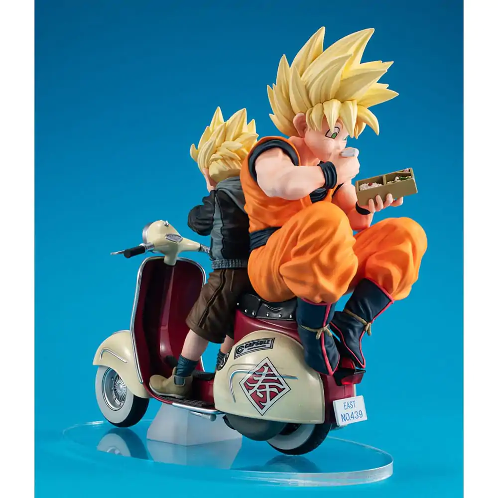 Dragonball Z 05 Desktop Real McCoy Super Saiyan Son Goku & Super Saiyan Son Gohan & Motorbike PVC Diorama szobor figura 16 cm termékfotó