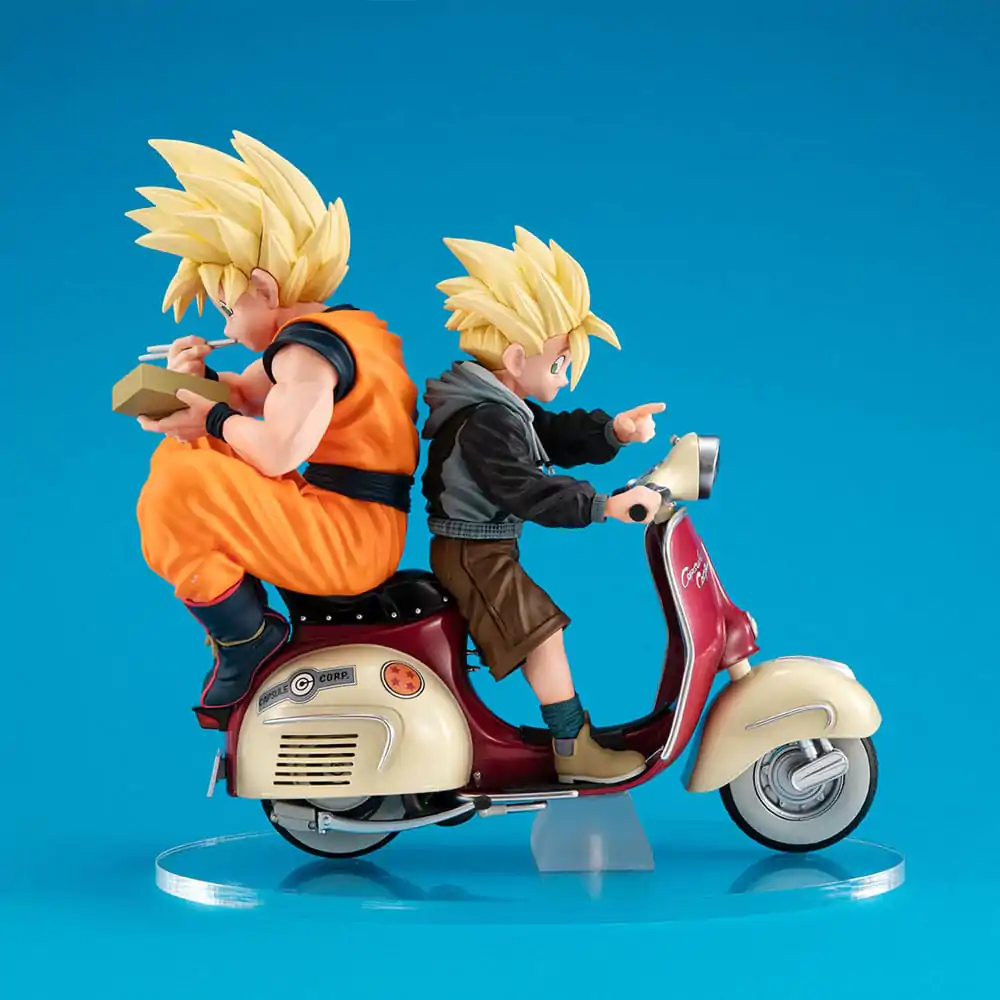 Dragonball Z 05 Desktop Real McCoy Super Saiyan Son Goku & Super Saiyan Son Gohan & Motorbike PVC Diorama szobor figura 16 cm termékfotó