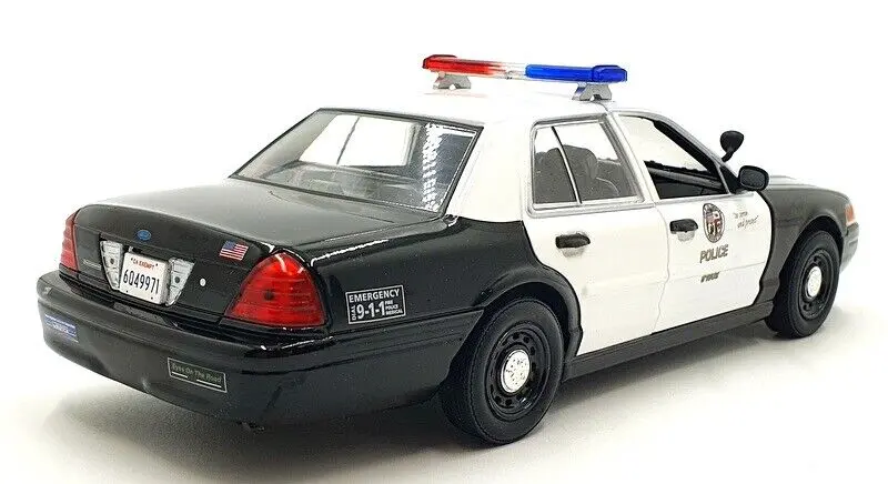 Drive (2011) Diecast Model 1/24 2001 Ford Crown Victoria Police Interceptor LAPD termékfotó