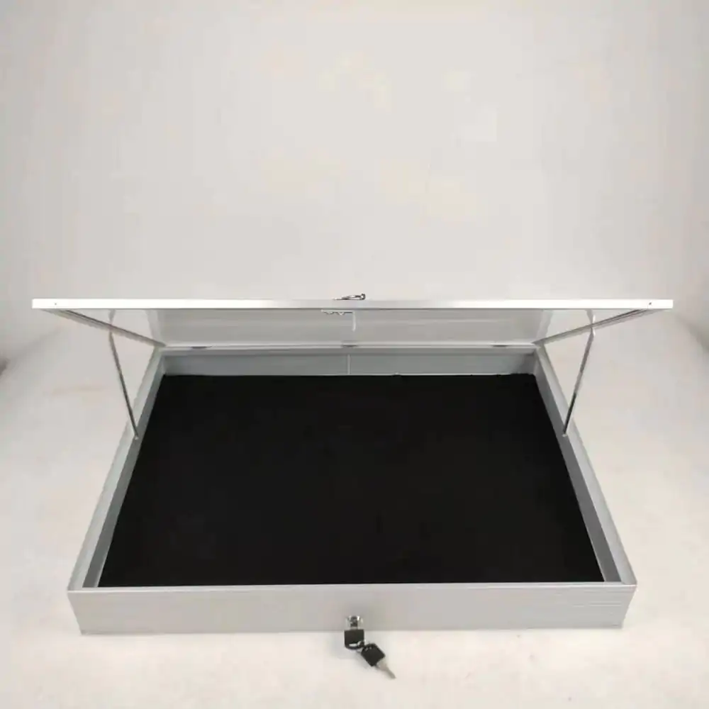 Evoretro Aluminum bemutató doboz vitrin termékfotó