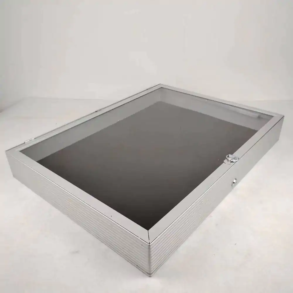 Evoretro Aluminum bemutató doboz vitrin termékfotó