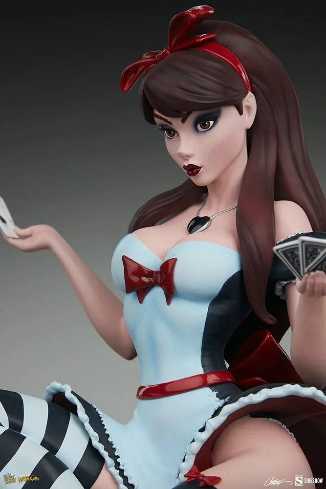 Fairytale Fantasies Collection Alice in Wonderland Game of Hearts Edition szobor figura 34 cm termékfotó