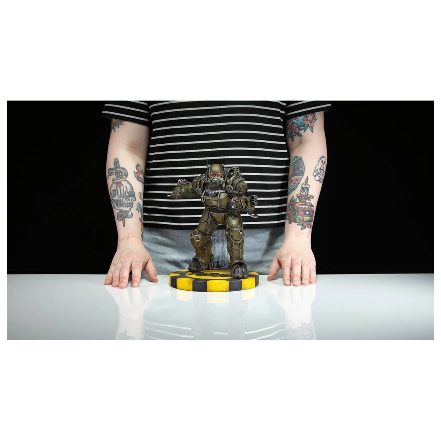 Fallout (Amazon) PVC figura NCR Power Armor 25 cm termékfotó