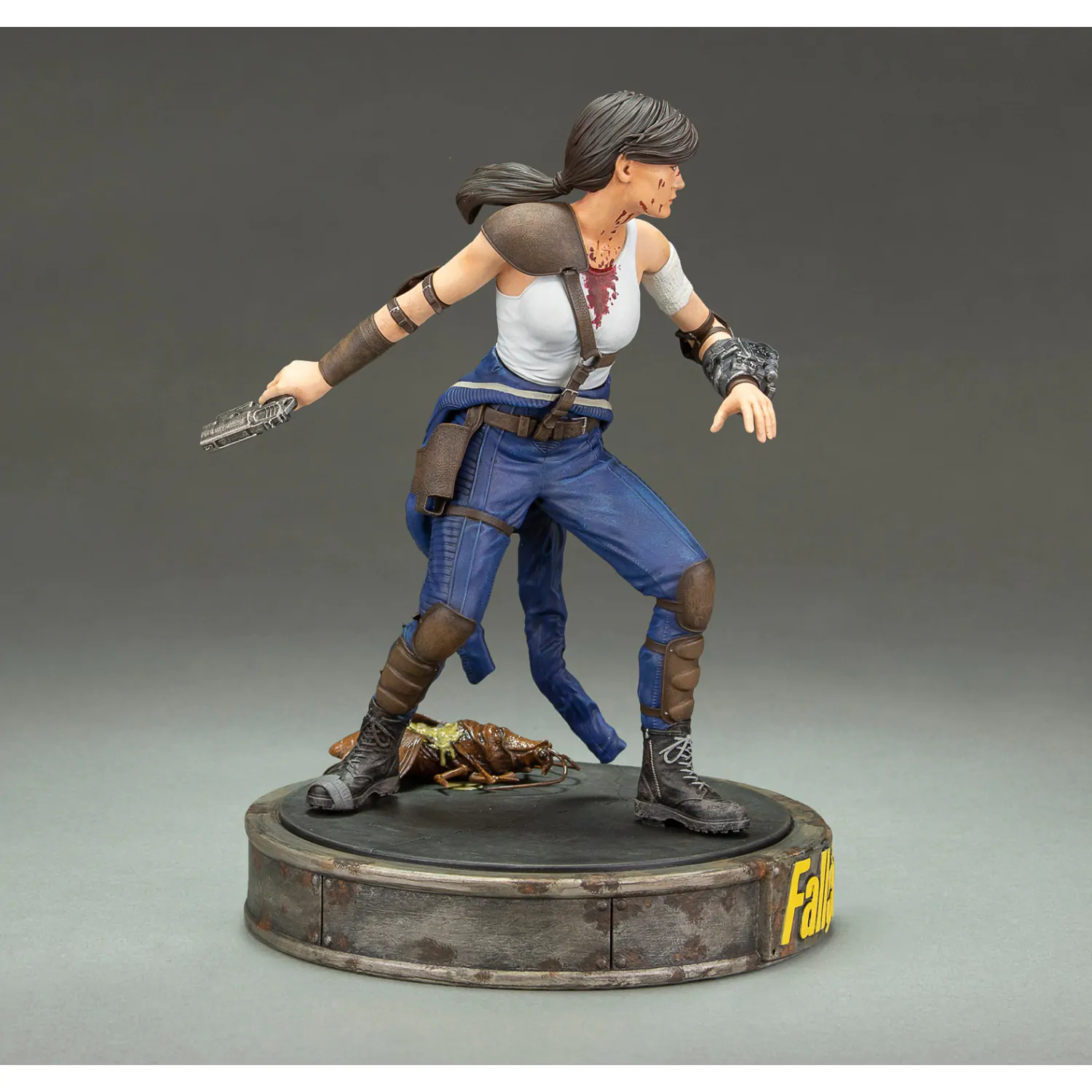 Fallout Lucy PVC szobor figura 18 cm termékfotó