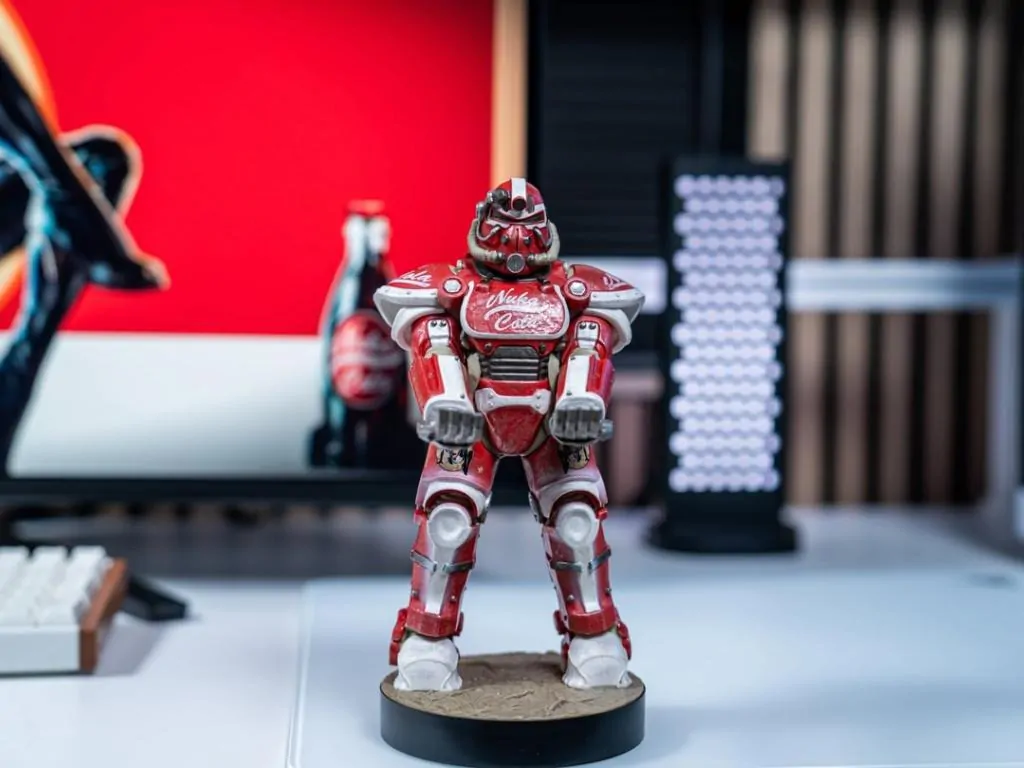 Fallout Nuka Cola Power Armour Cable Guy figura kontroller/telefon tartó termékfotó
