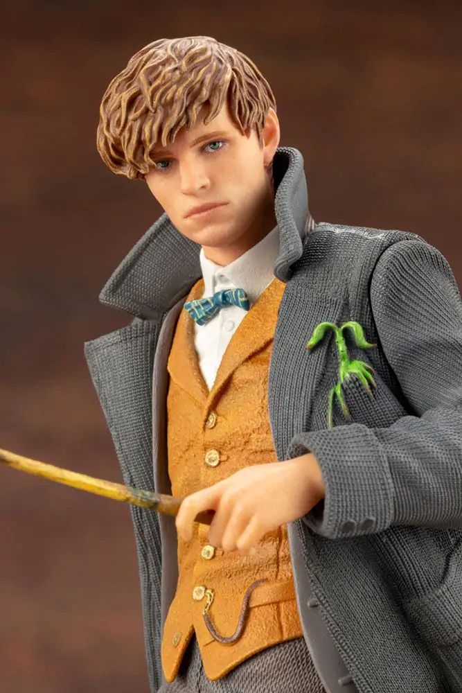 Fantastic Beasts 2 ARTFX+ 1/10 Newt Scamander PVC szobor figura 18 cm termékfotó