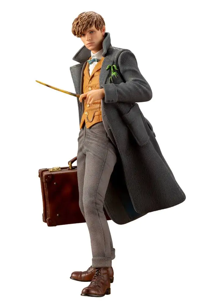 Fantastic Beasts 2 ARTFX+ 1/10 Newt Scamander PVC szobor figura 18 cm termékfotó