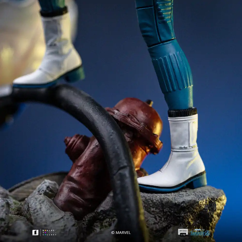 Fantastic Four Art Scale 1/10 Invisible Woman and Franklin szobor figura 28 cm termékfotó