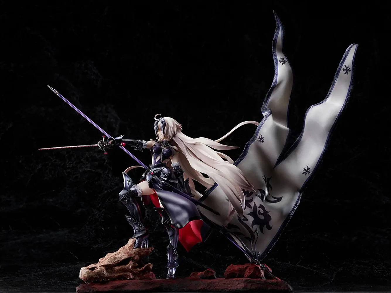 Fate/Grand Order 1/7 Avenger / Jeanne d'Arc (Alter) PVC szobor figura 46 cm termékfotó
