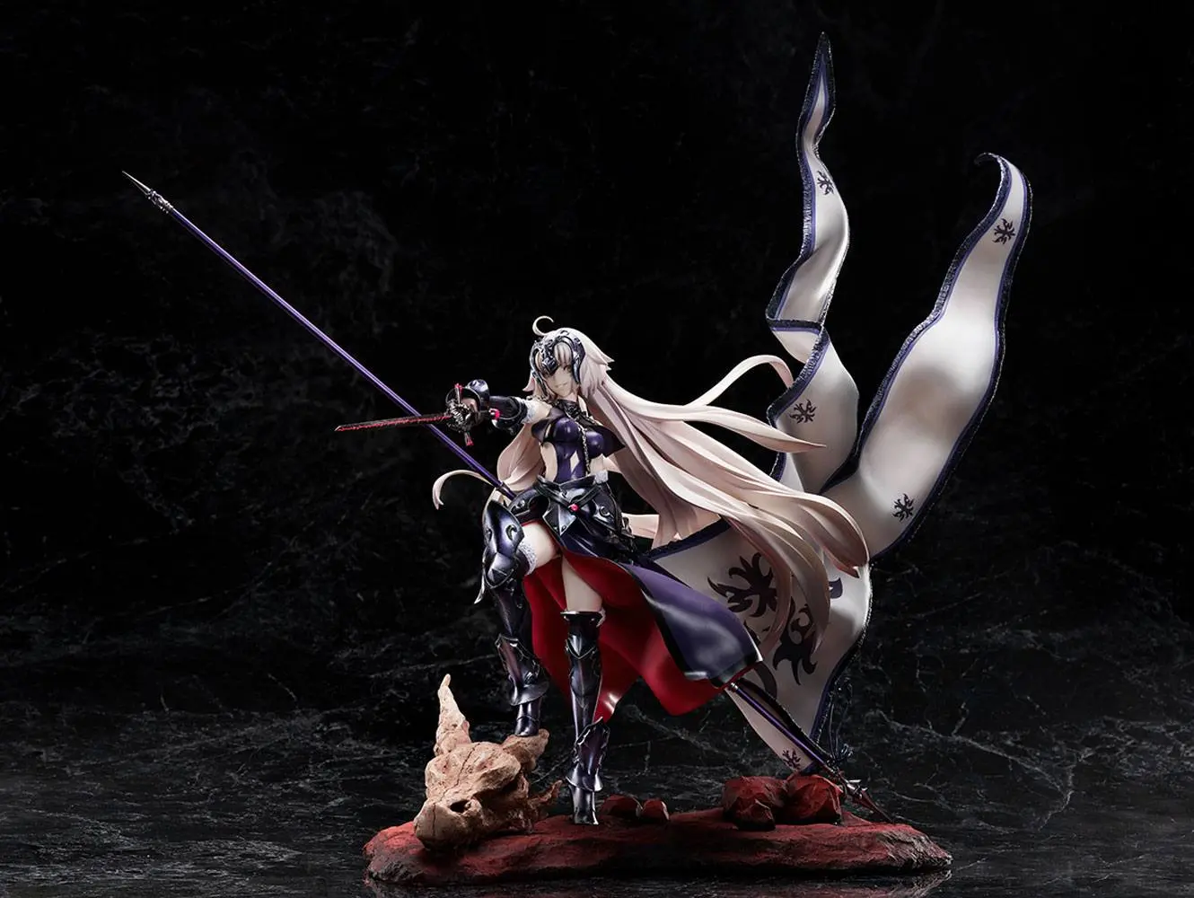 Fate/Grand Order 1/7 Avenger / Jeanne d'Arc (Alter) PVC szobor figura 46 cm termékfotó
