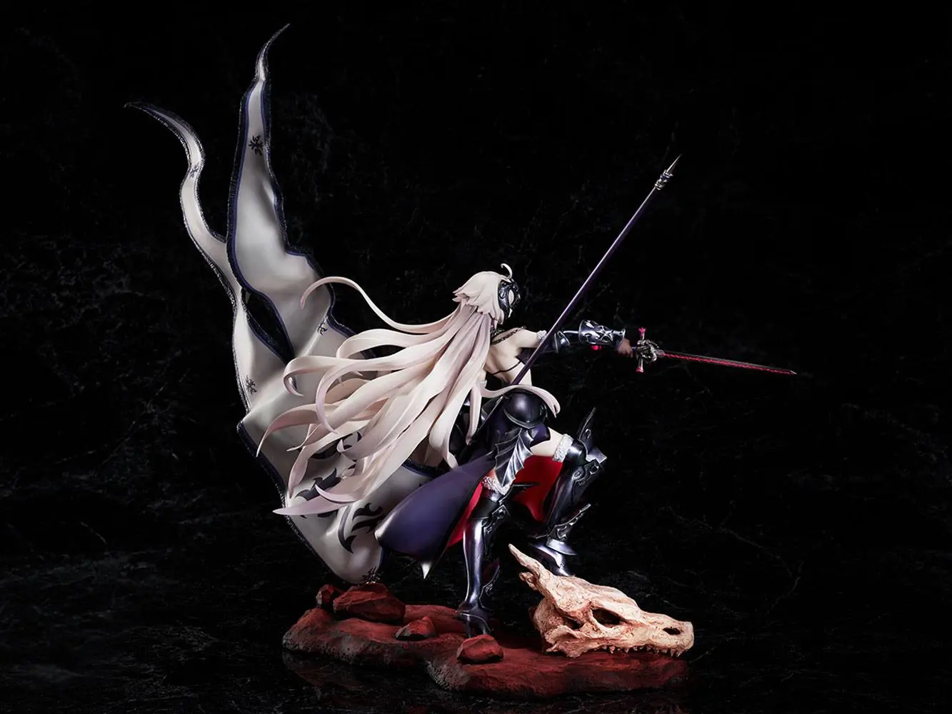 Fate/Grand Order 1/7 Avenger / Jeanne d'Arc (Alter) PVC szobor figura 46 cm termékfotó