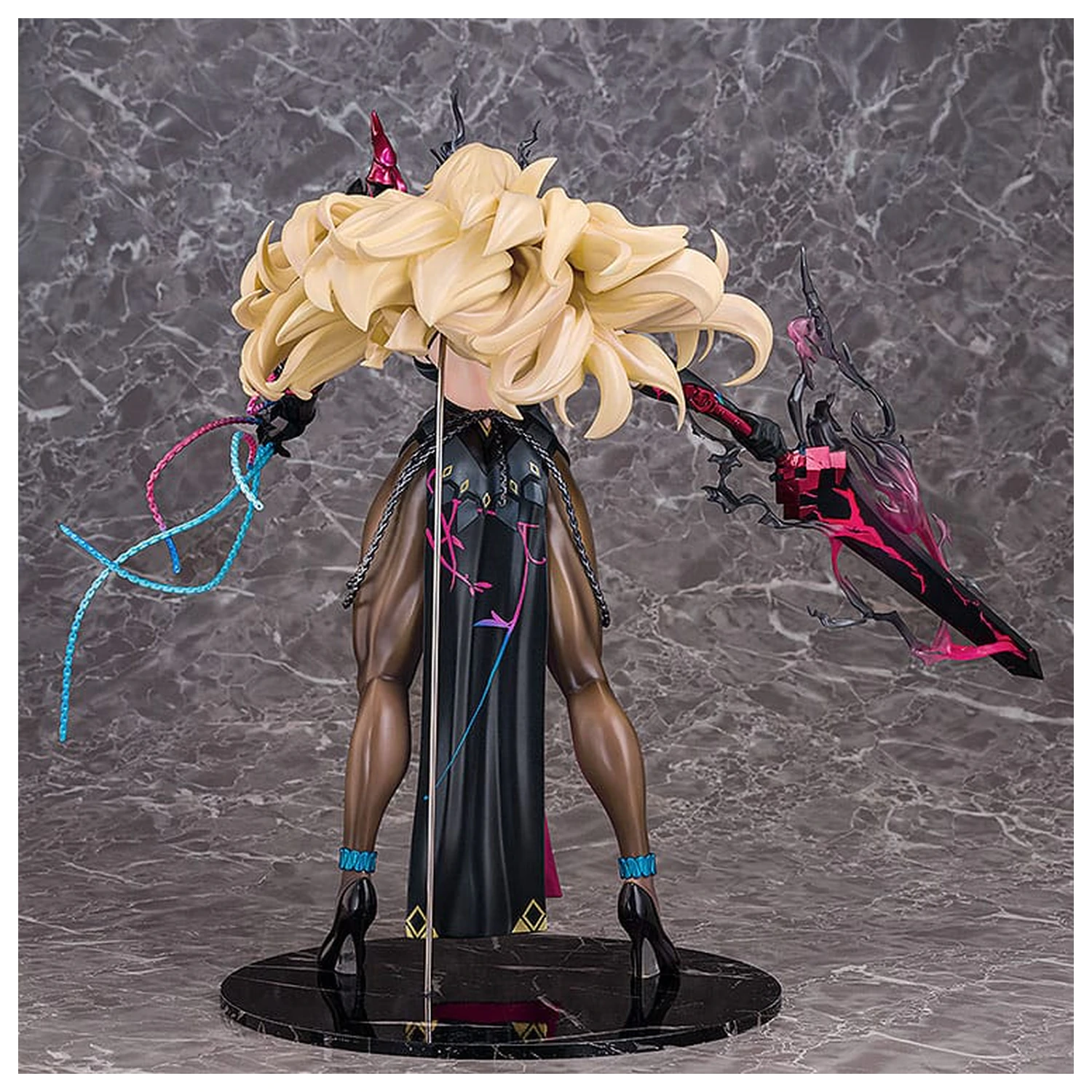 Fate/Grand Order 1/7 Saber/Barghest PVC szobor figura 32 cm  termékfotó
