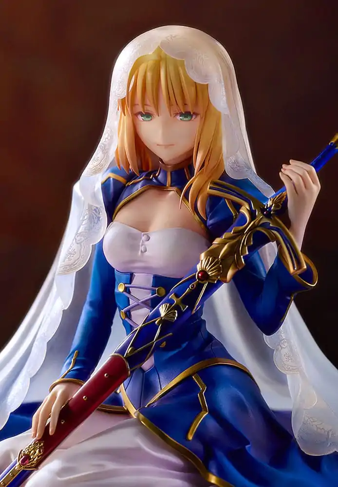 Fate/Grand Order 1/7 Saber Garden of Avalon PVC szobor figura 14 cm termékfotó