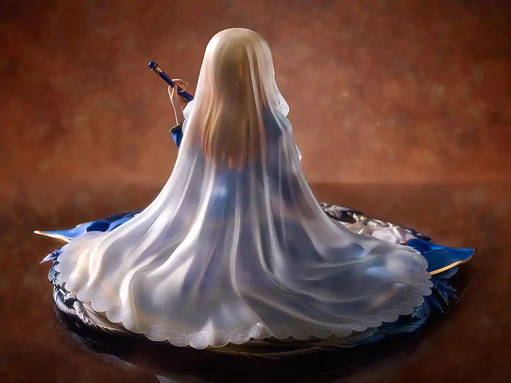 Fate/Grand Order 1/7 Saber Garden of Avalon PVC szobor figura 14 cm termékfotó