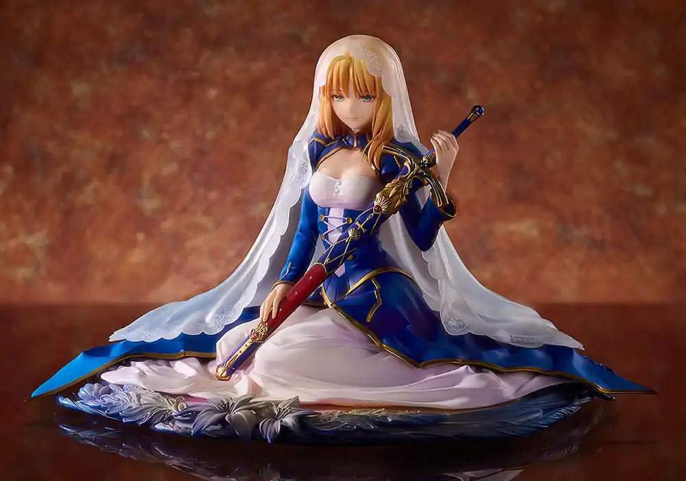 Fate/Grand Order 1/7 Saber Garden of Avalon PVC szobor figura 14 cm termékfotó