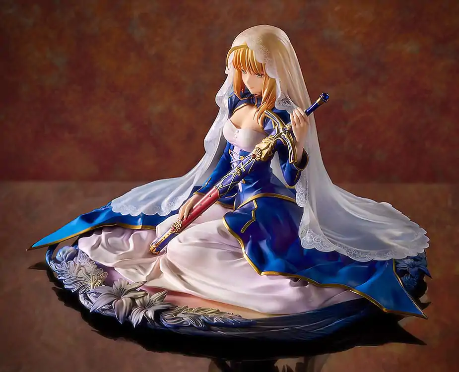 Fate/Grand Order 1/7 Saber Garden of Avalon PVC szobor figura 14 cm termékfotó