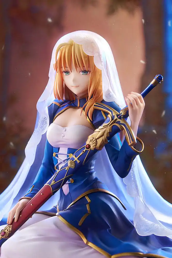 Fate/Grand Order 1/7 Saber Garden of Avalon PVC szobor figura 14 cm termékfotó