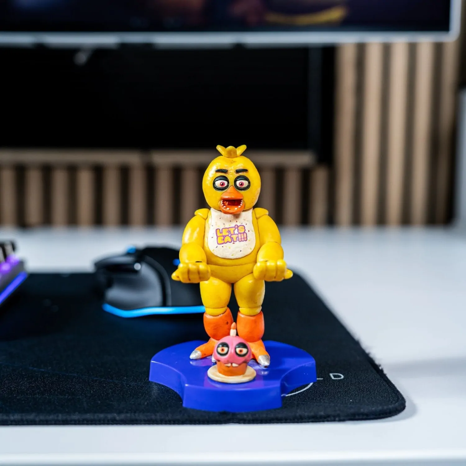 Five Nights at Freddy's Chica Mini Cable Guy Earbuds/okosóra tartó figura termékfotó