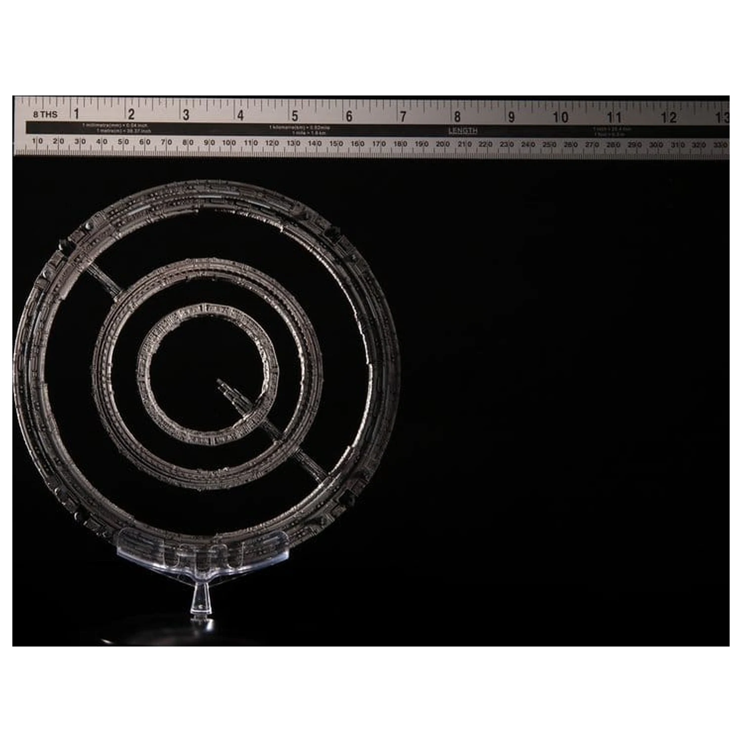 Foundation Die-Cast The Invictus Spaceship 20 cm  termékfotó