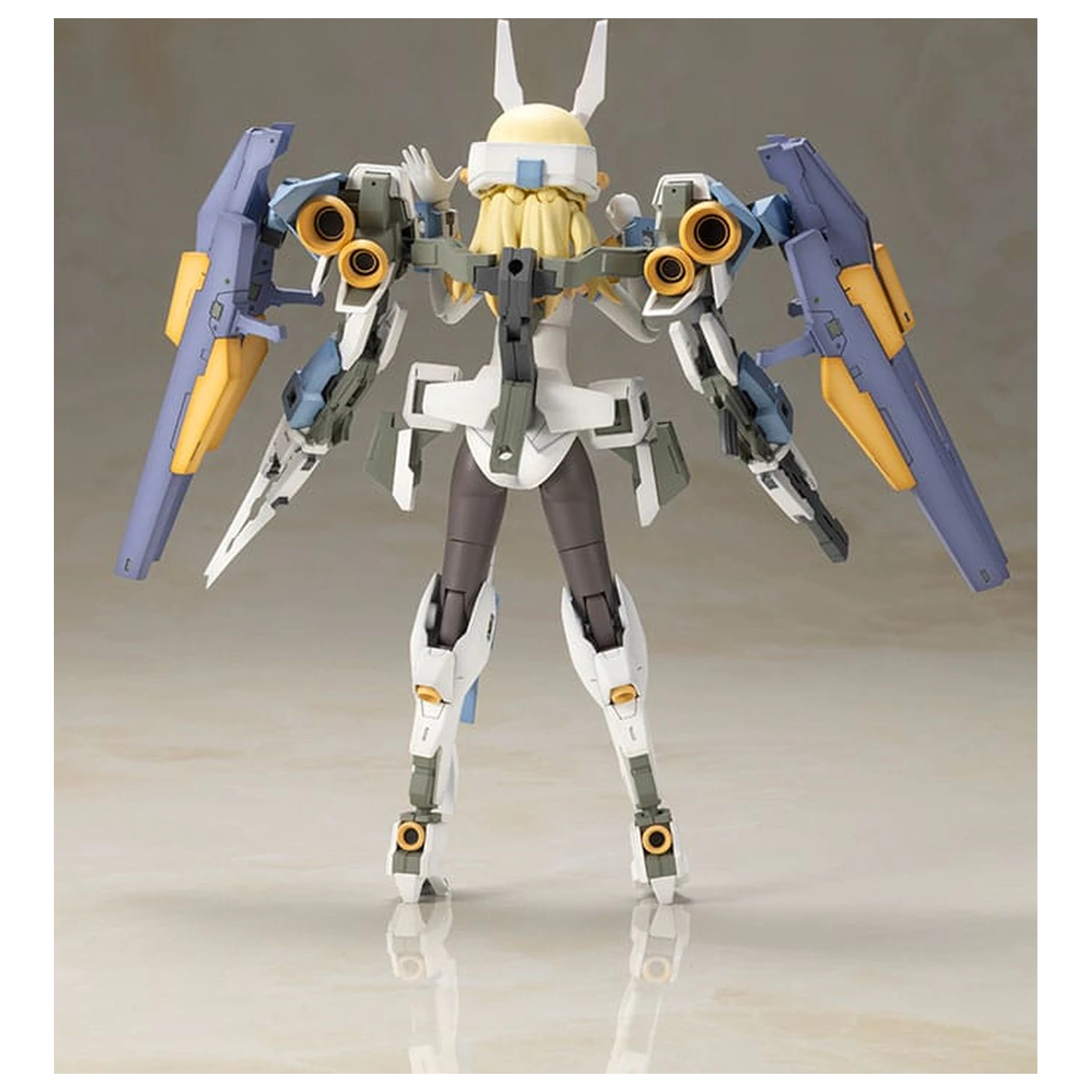 Frame Arms Girl Baselard with Exosuit Baselard Műanyag modell készlet 19 cm   termékfotó