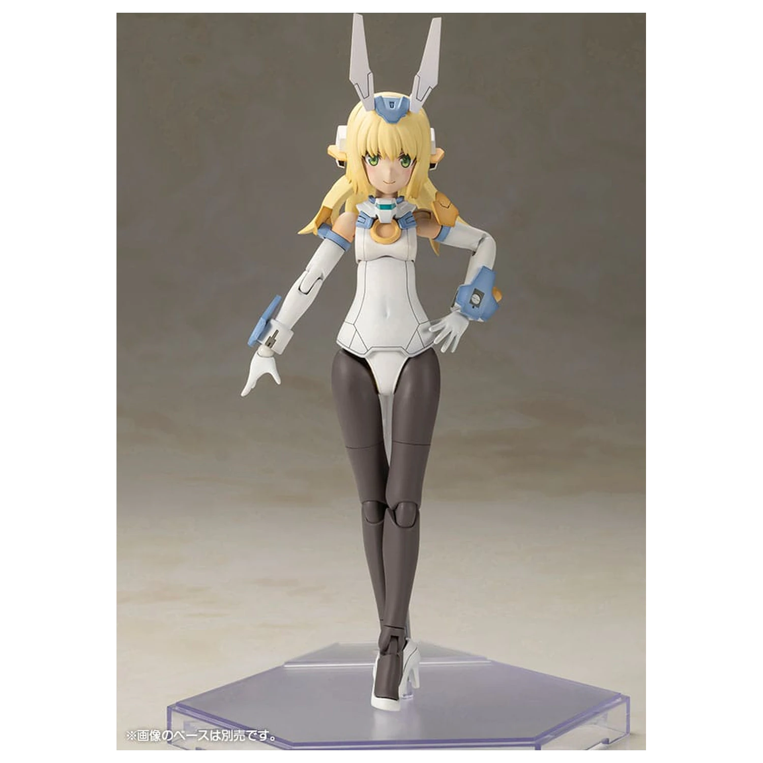 Frame Arms Girl Baselard with Exosuit Baselard Műanyag modell készlet 19 cm   termékfotó