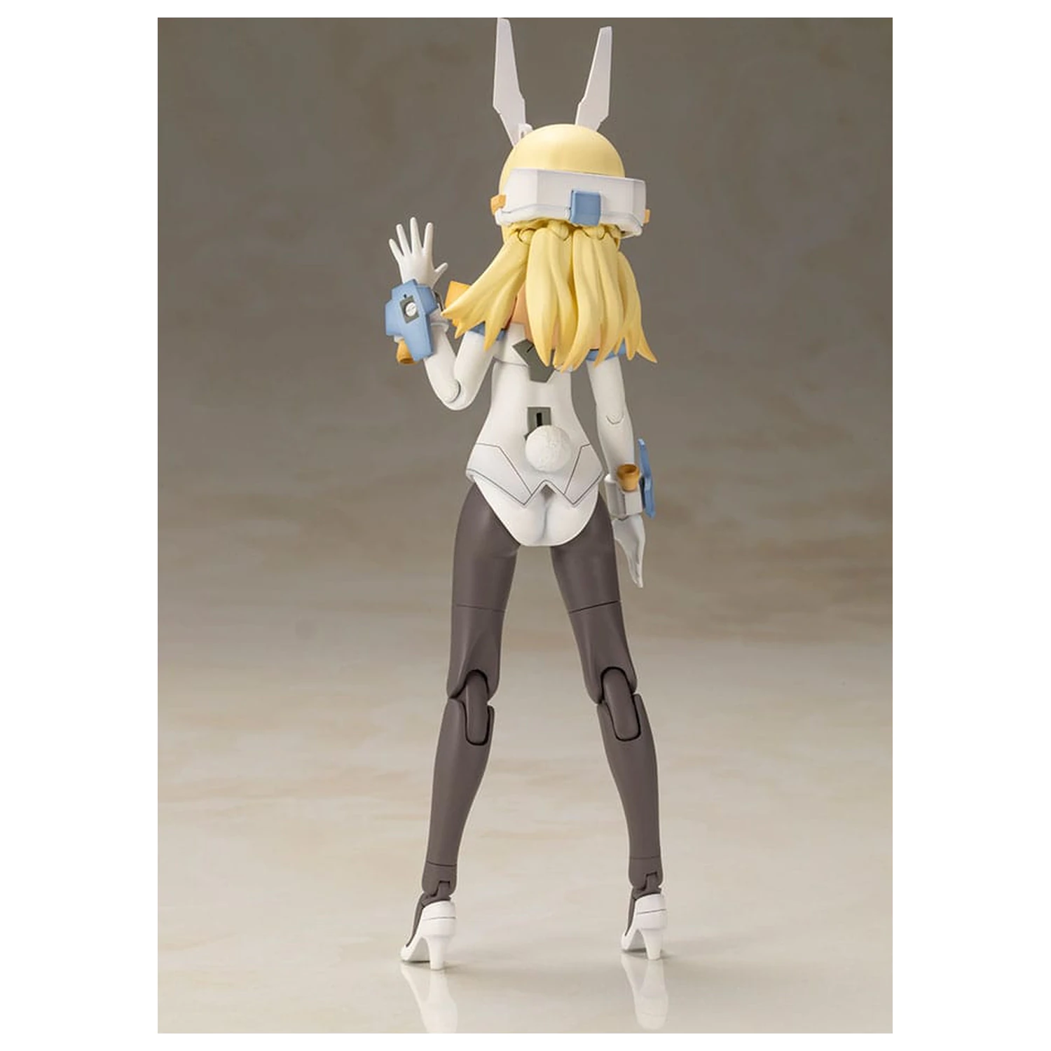 Frame Arms Girl Baselard with Exosuit Baselard Műanyag modell készlet 19 cm   termékfotó