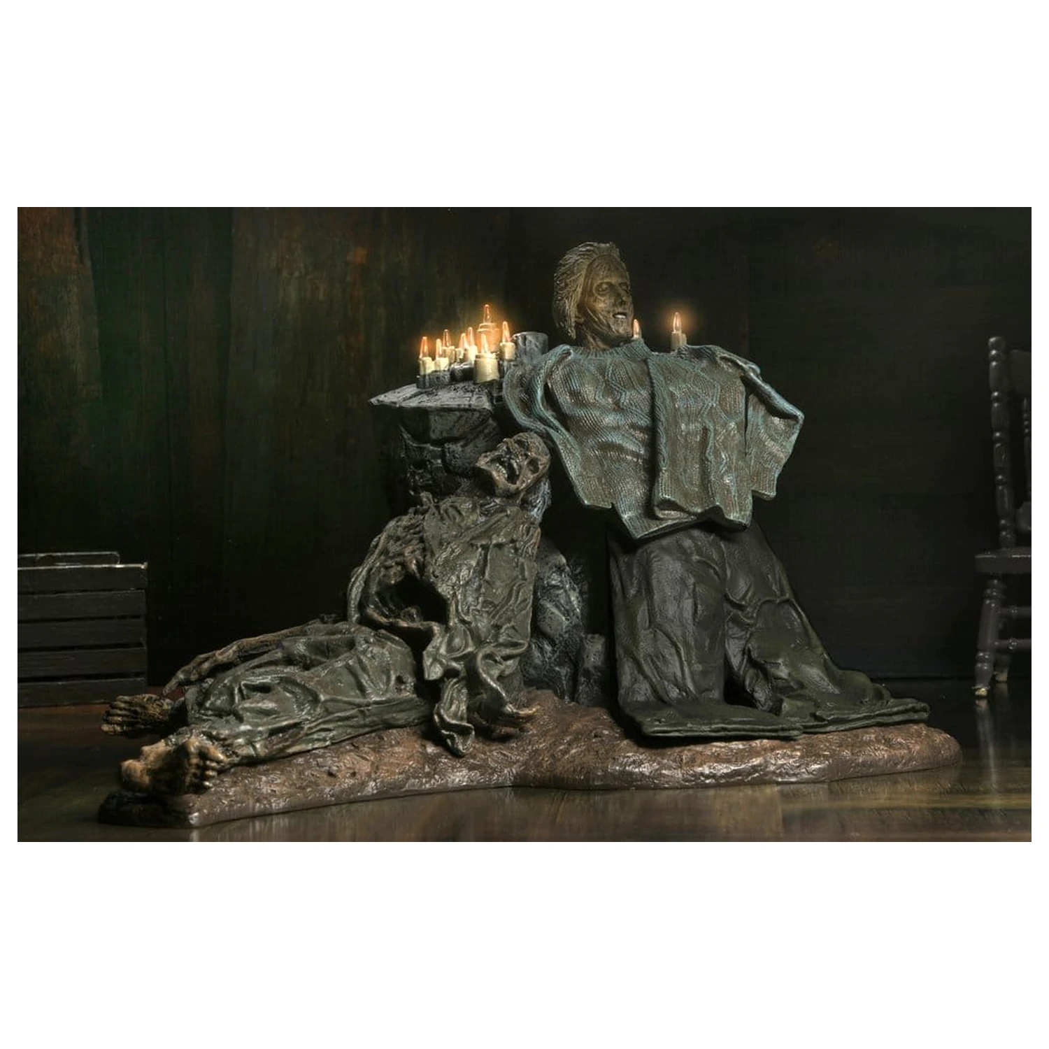 Friday the 13th: The Game Diorama Trenchcoat with Spikes Inferno Room Deluxe Set  termékfotó