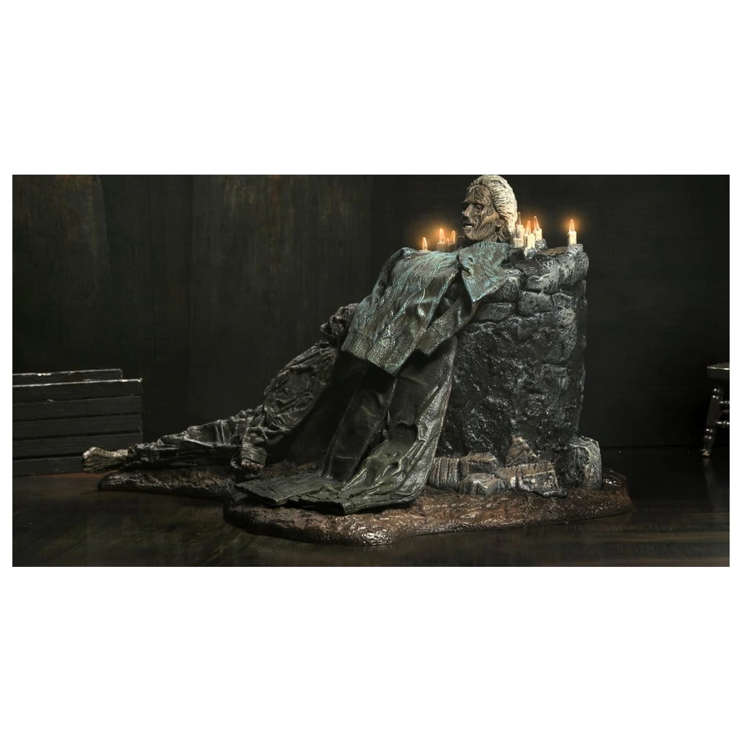 Friday the 13th: The Game Diorama Trenchcoat with Spikes Inferno Room Deluxe Set  termékfotó