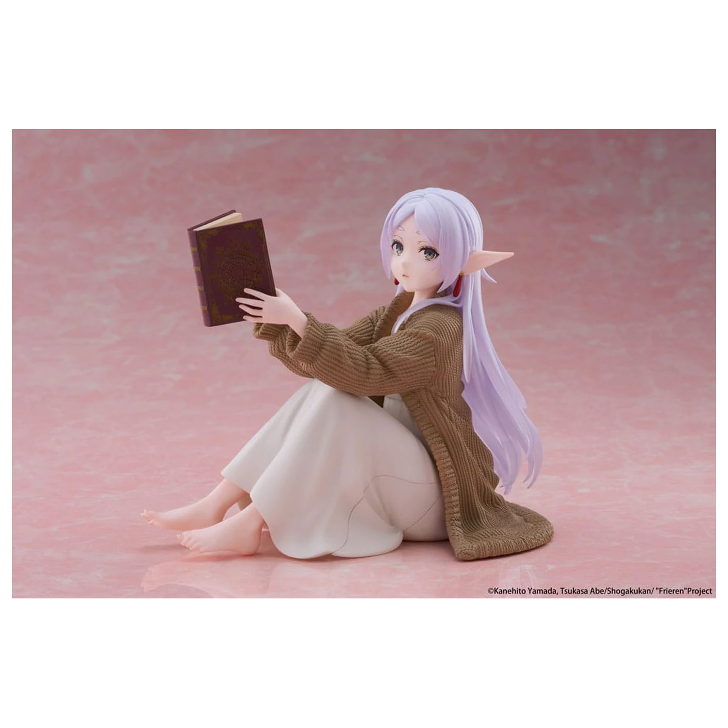 Frieren: Beyond Journey's End Desktop Cute Figure Frieren Roomwear Ver. PVC szobor figura 13 cm     termékfotó