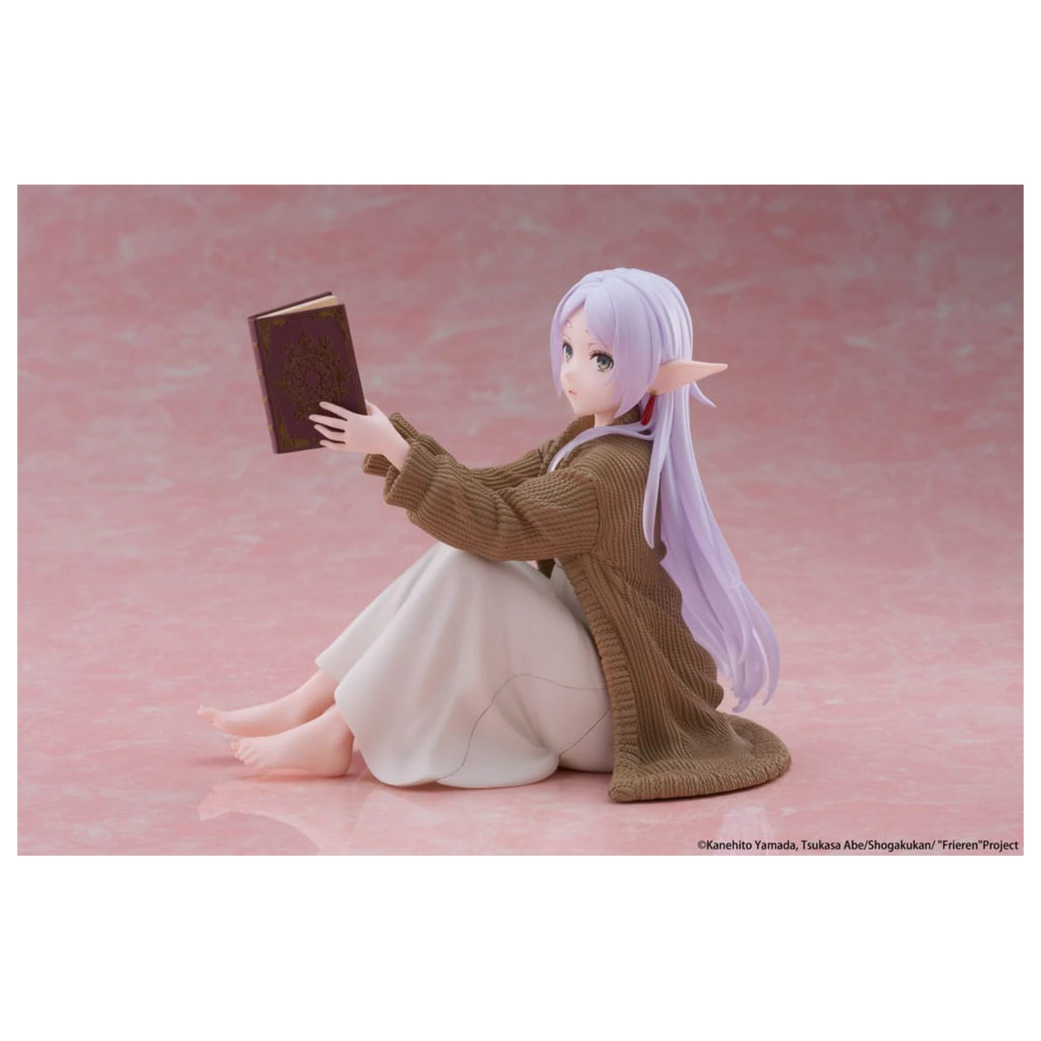 Frieren: Beyond Journey's End Desktop Cute Figure Frieren Roomwear Ver. PVC szobor figura 13 cm     termékfotó