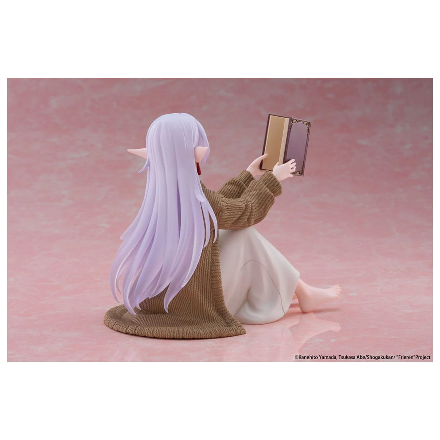Frieren: Beyond Journey's End Desktop Cute Figure Frieren Roomwear Ver. PVC szobor figura 13 cm     termékfotó
