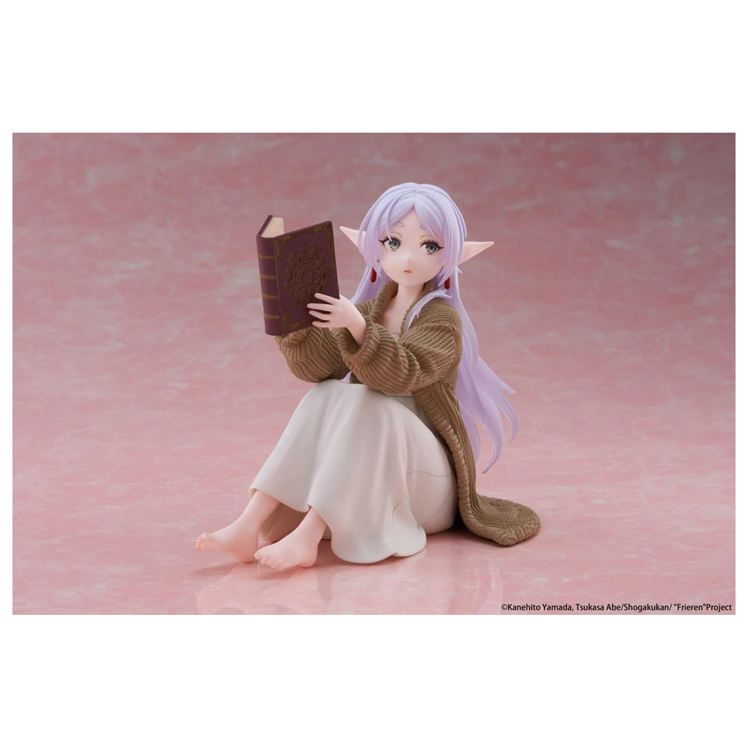 Frieren: Beyond Journey's End Desktop Cute Figure Frieren Roomwear Ver. PVC szobor figura 13 cm     termékfotó