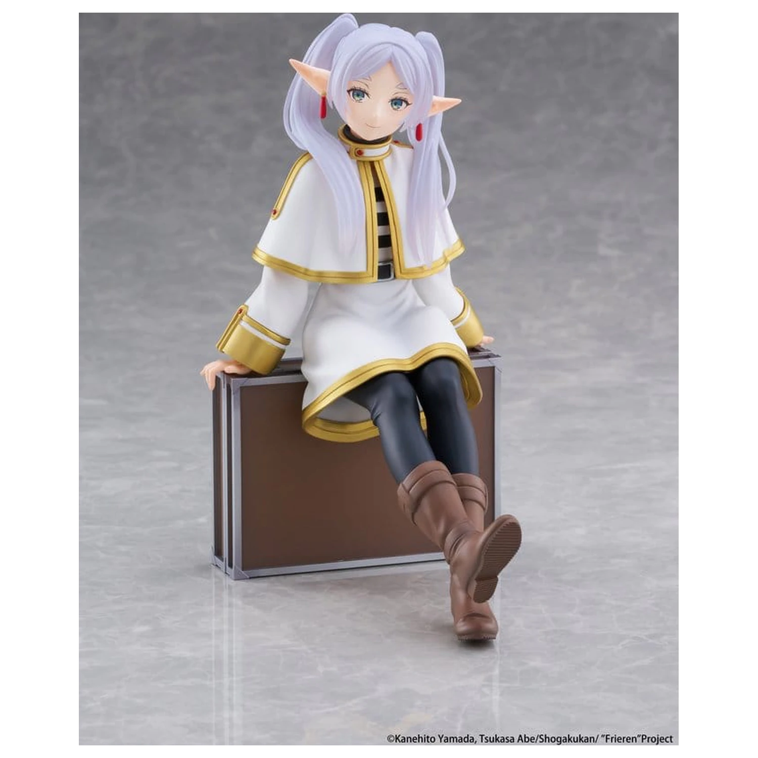 Frieren: Beyond Journey's End Desktop Cute Frieren (Trunk Case Ver.) Reissue PVC figura 13 cm termékfotó