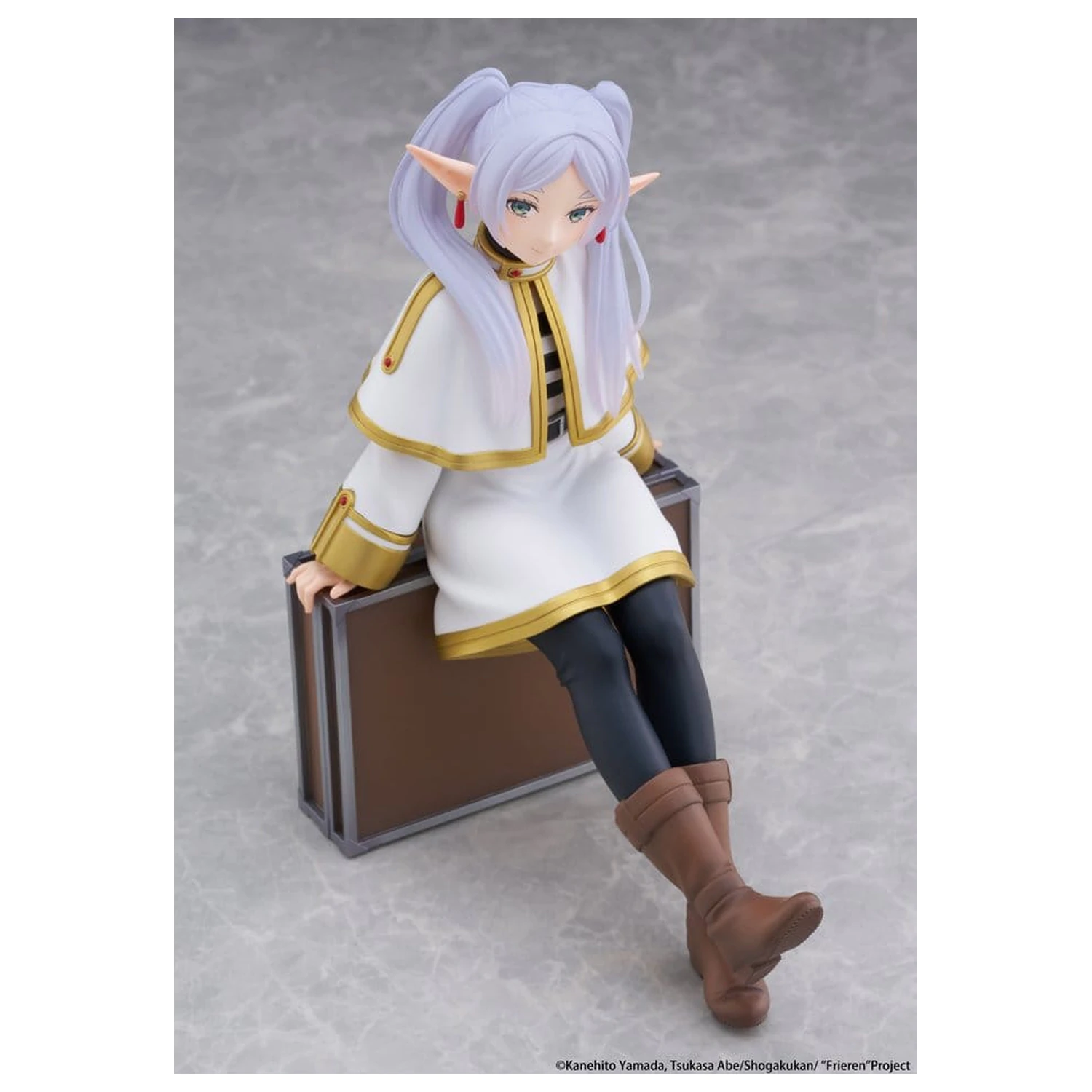 Frieren: Beyond Journey's End Desktop Cute Frieren (Trunk Case Ver.) Reissue PVC figura 13 cm termékfotó