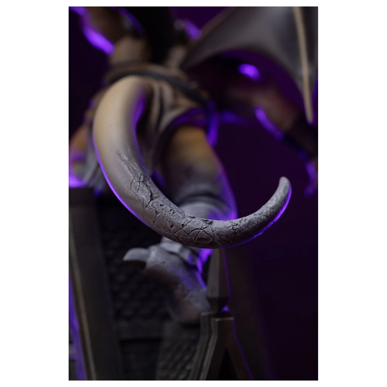 Gargoyles Art Scale 1/10 Hudson szobor figura 33 cm       termékfotó