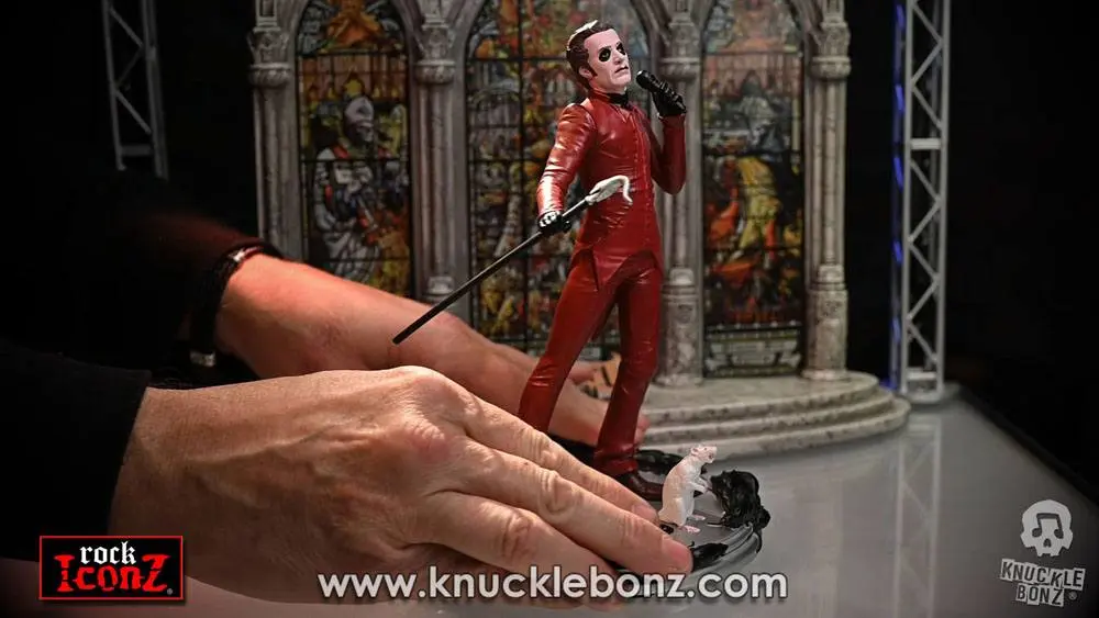 Ghost Rock Iconz Cardinal Copia Red Tuxedo (Variant) szobor figura 22 cm termékfotó
