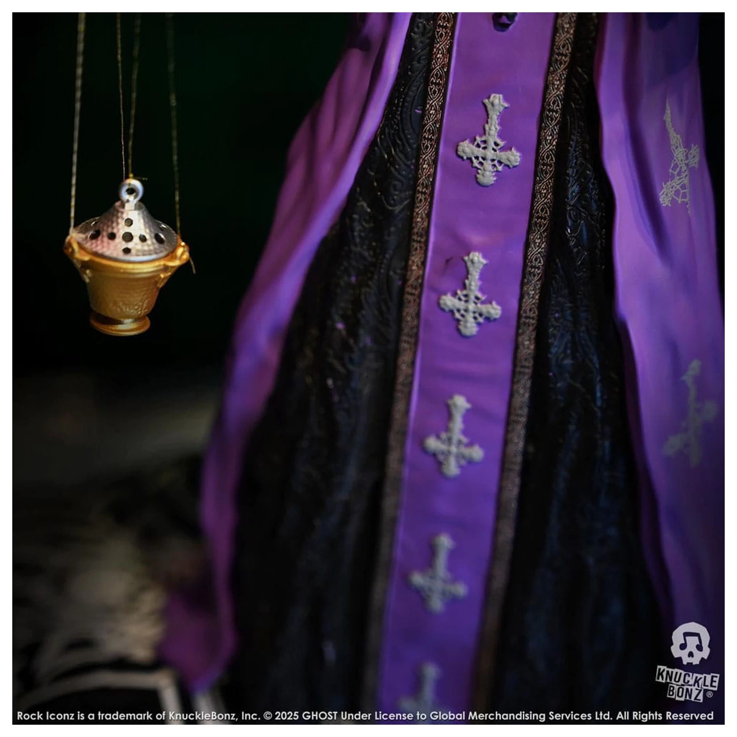 Ghost Rock Iconz Papa V Perpetua Purple Robes szobor figura 22 cm termékfotó