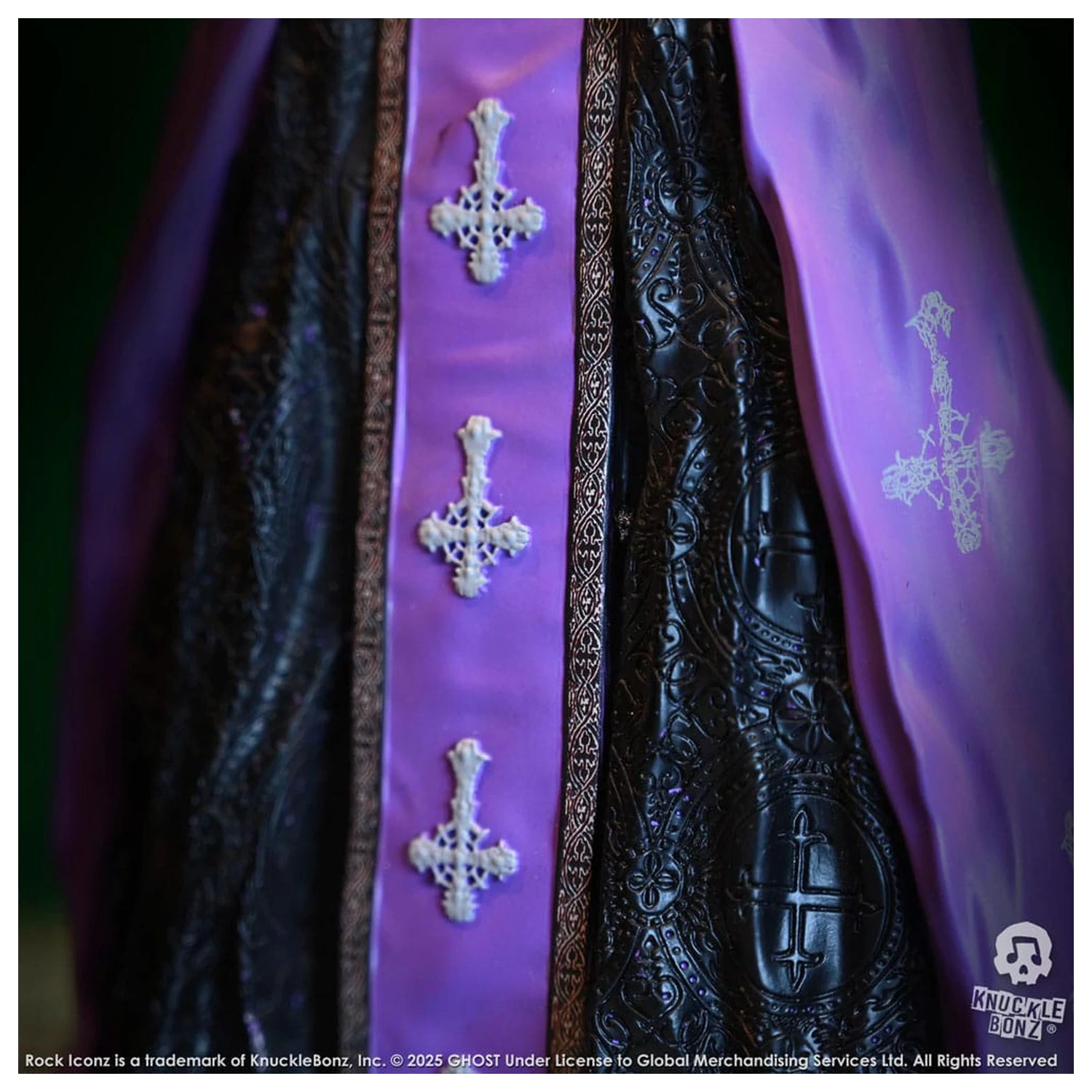 Ghost Rock Iconz Papa V Perpetua Purple Robes szobor figura 22 cm termékfotó